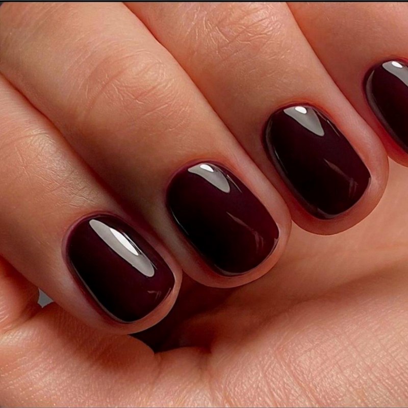 Dark Bordeaux Semi-Permanent Nail Polish 10 ml | LuluNails